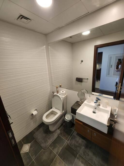 Cozy 1Br In Iconic Tower Daire Abu Dabi Dış mekan fotoğraf