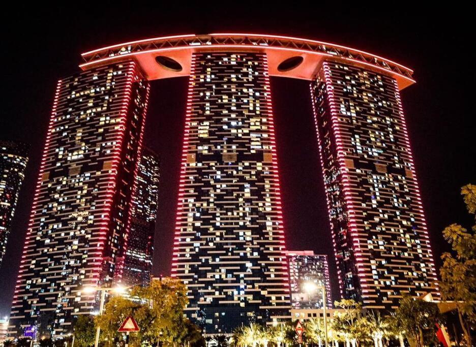 Cozy 1Br In Iconic Tower Daire Abu Dabi Dış mekan fotoğraf
